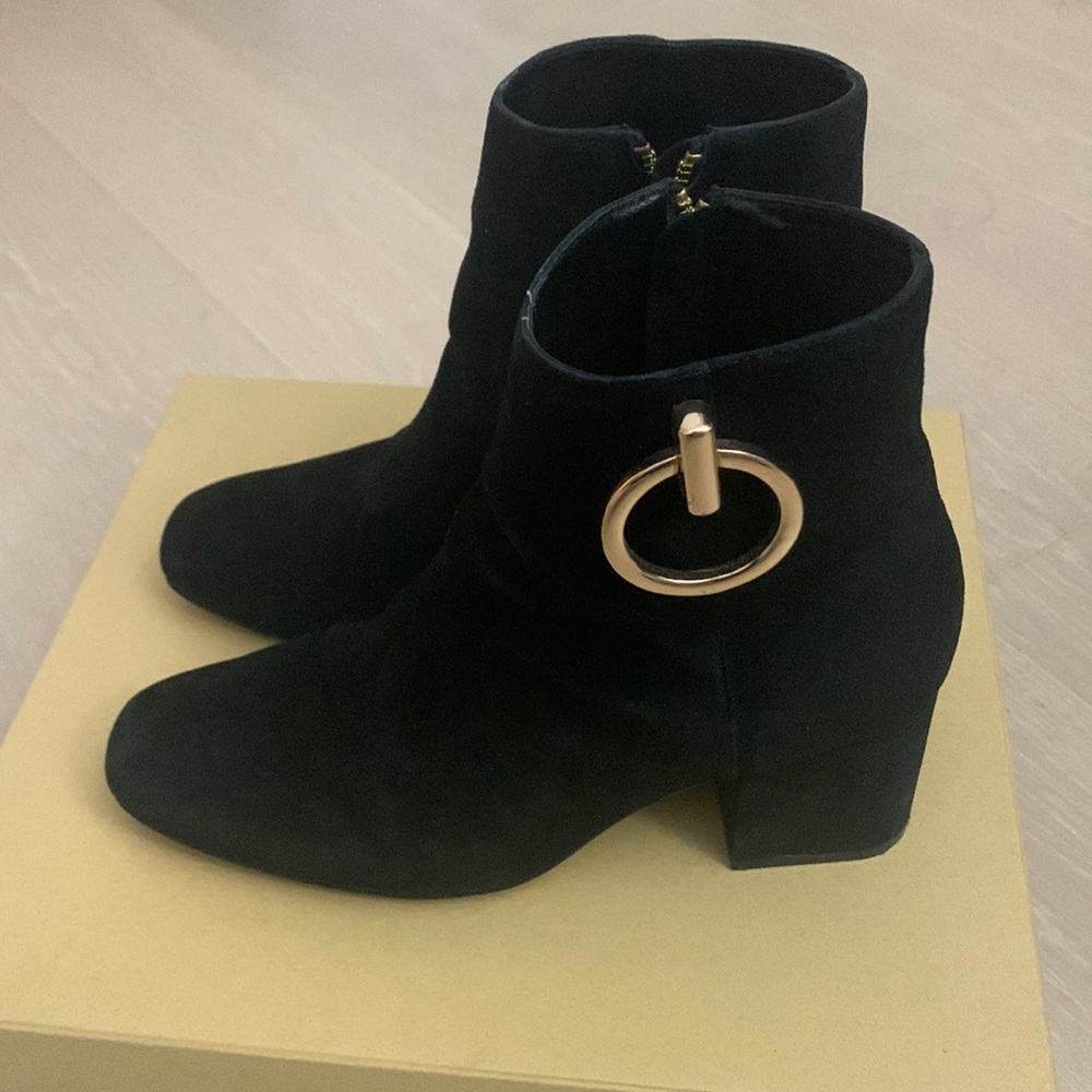 Mode collective suede ankle boots